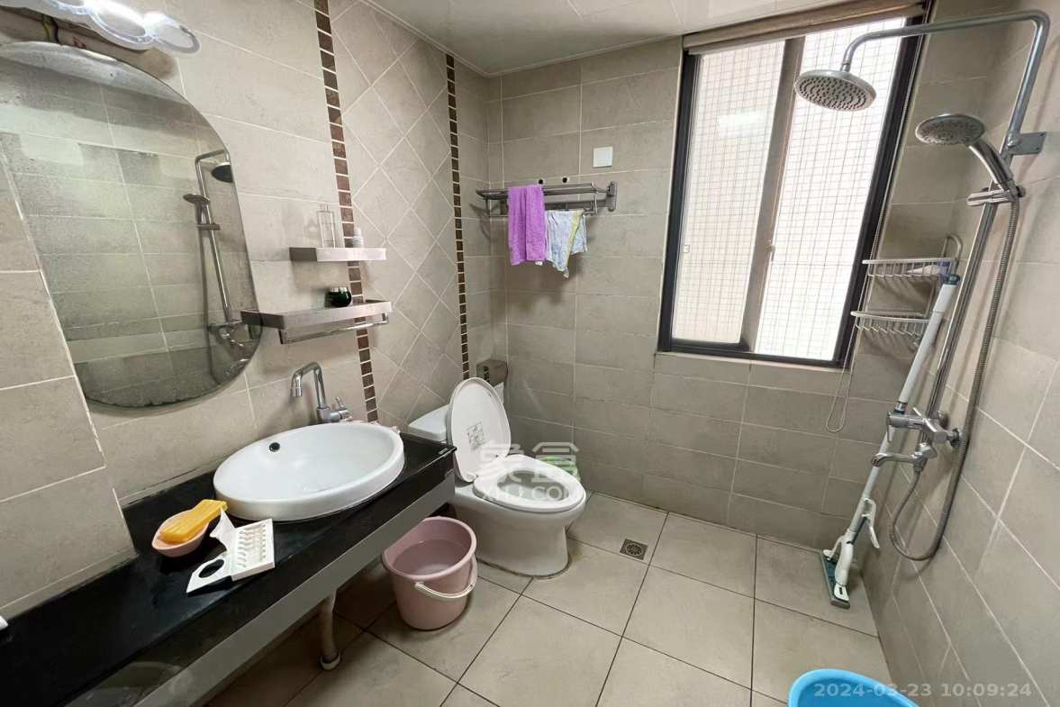 海林馨香雅苑 4室2厅2卫 3700.0元/月 海林馨香雅苑 4室2厅2卫 3700.0元/月室内图