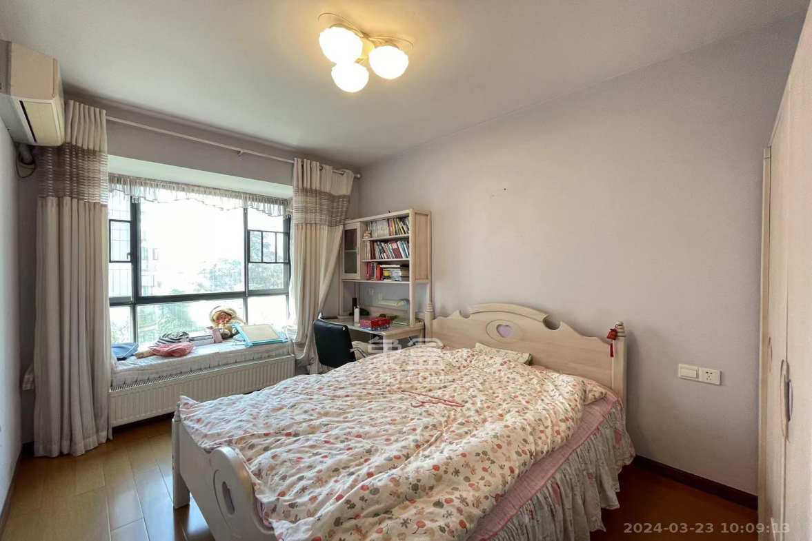 海林馨香雅苑 4室2厅2卫 3700.0元/月 海林馨香雅苑 4室2厅2卫 3700.0元/月室内图