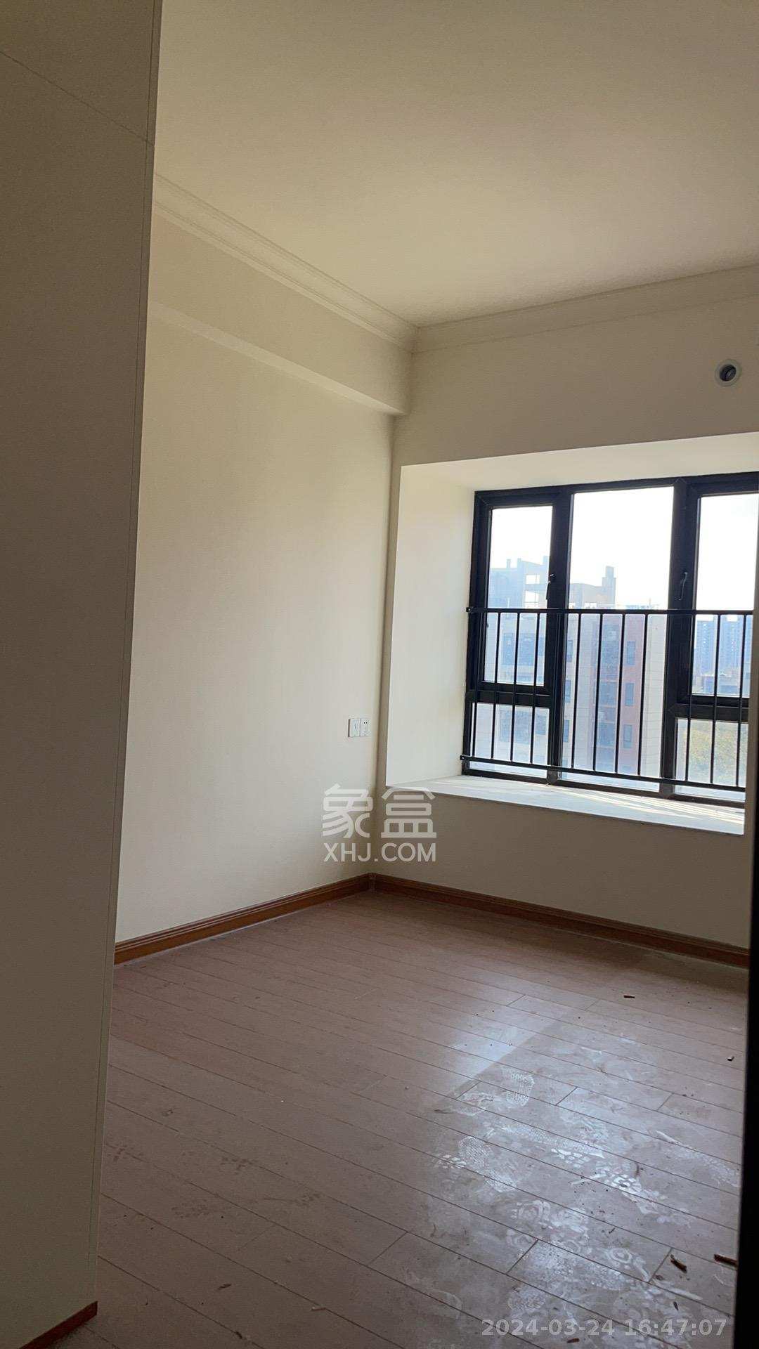 碧桂园荟隽棠  4室2厅2卫    2500.0元/月室内图