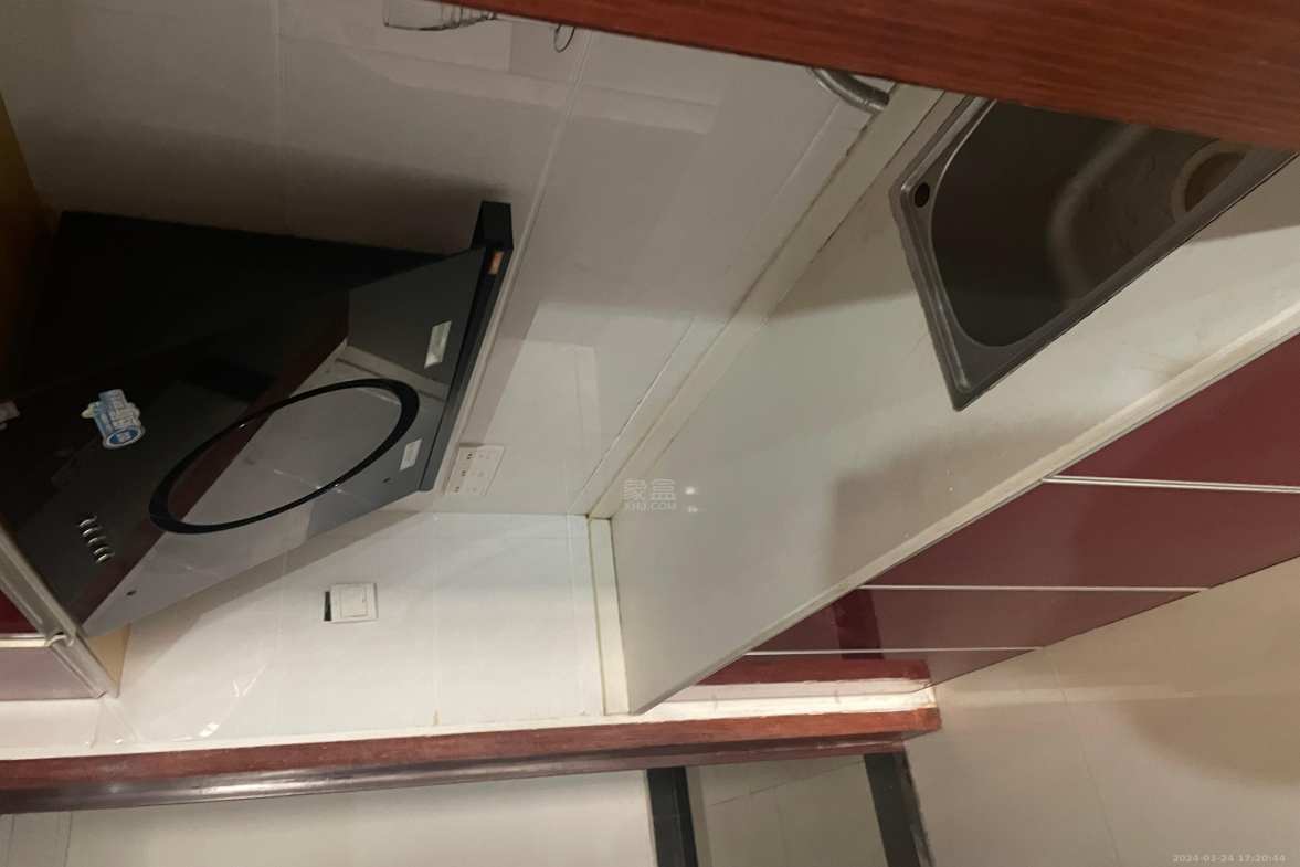 逸景华天  1室1厅1卫    1100.0元/月室内图1