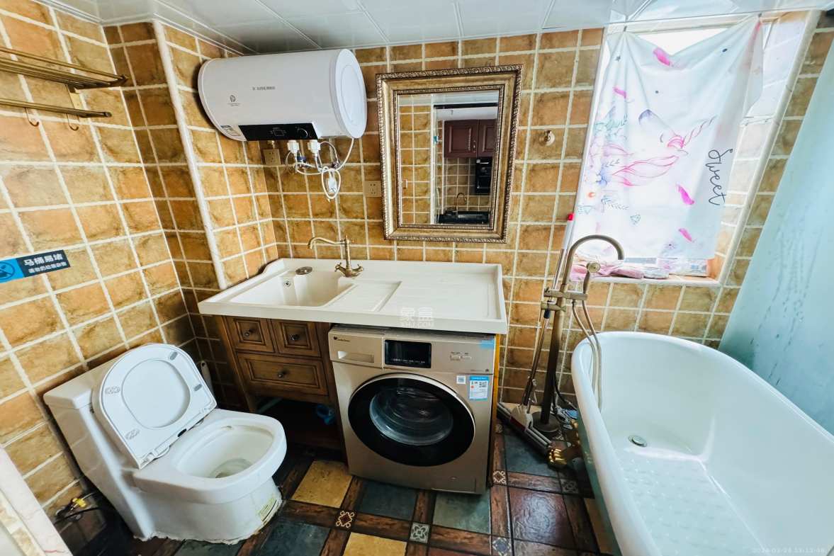 东盈商业广场(华泉城市广场)  0室0厅0卫    2600.0元/月 东盈商业广场(华泉城市广场)  0室0厅0卫    2600.0元/月室内图