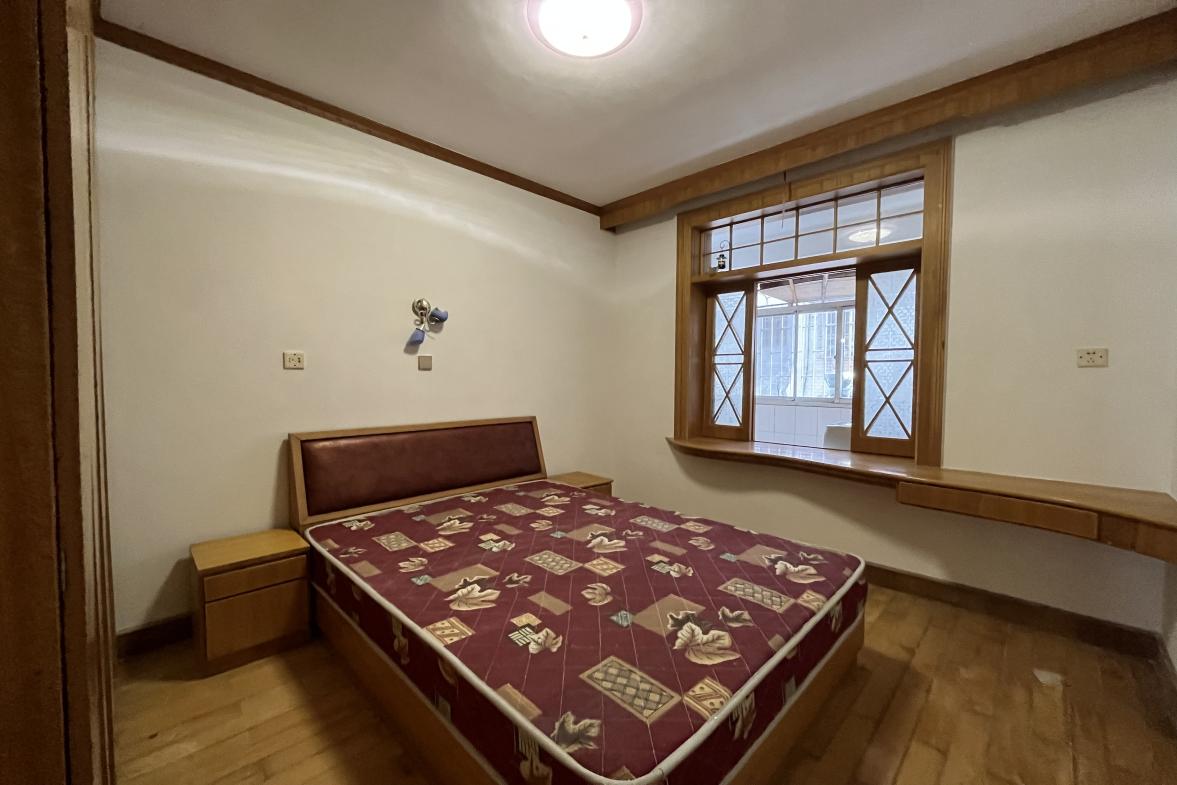 王家小区 3室2厅2卫 1350.0元/月 王家小区 3室2厅2卫 1350.0元/月室内图