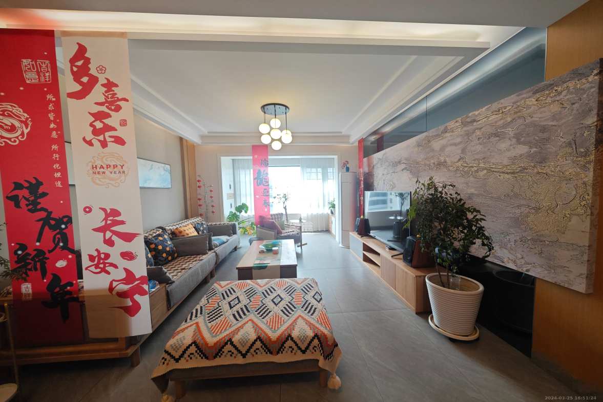 五矿万境水岸  4室2厅2卫   103.00万客厅