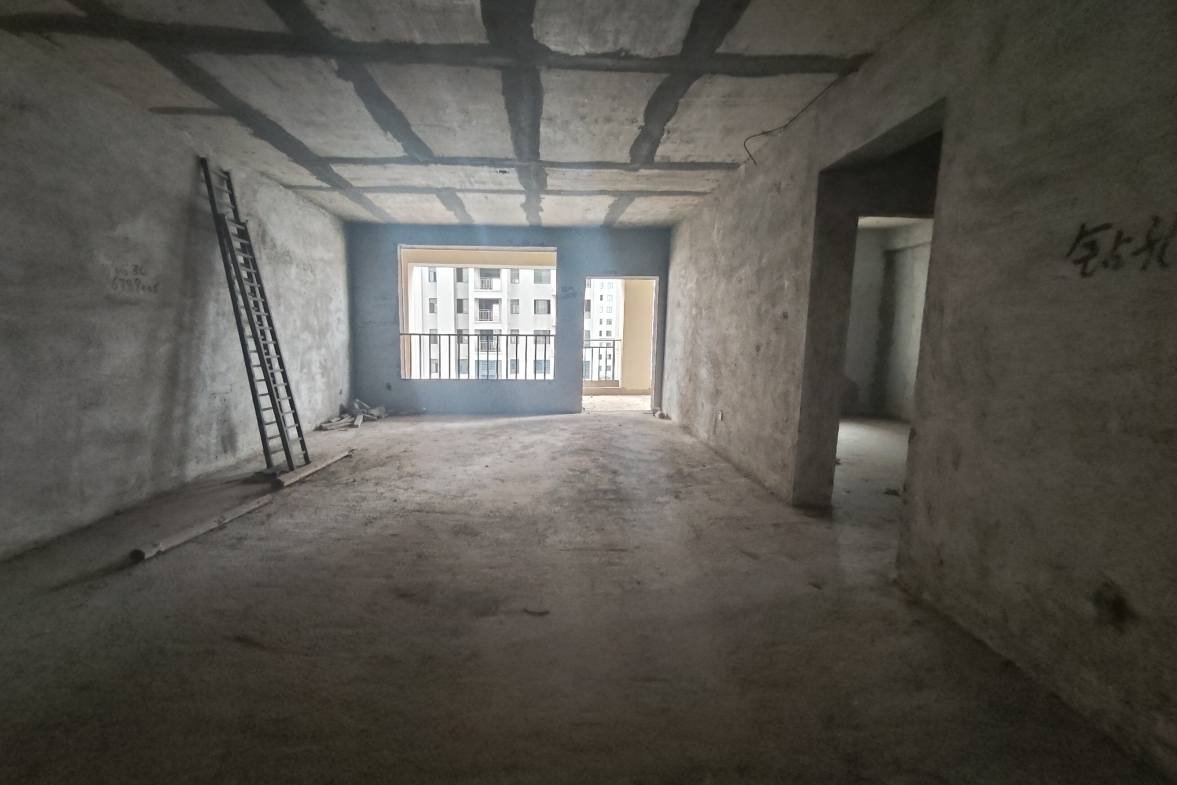 吉泰丽园  3室2厅2卫    78.8万客厅