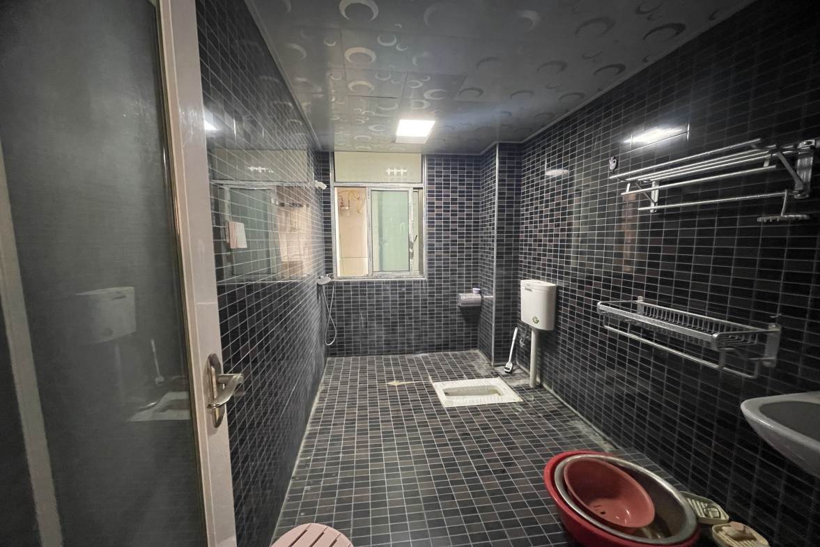 香山红叶  3室2厅2卫    1400.0元/月室内图