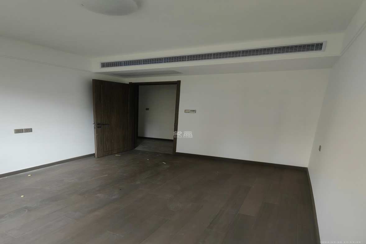 龙湖春江天玺  4室2厅2卫    4300.0元/月室内图