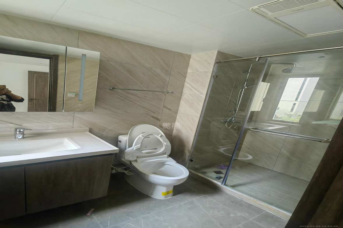 龙湖春江天玺  4室2厅2卫    4300.0元/月室内图