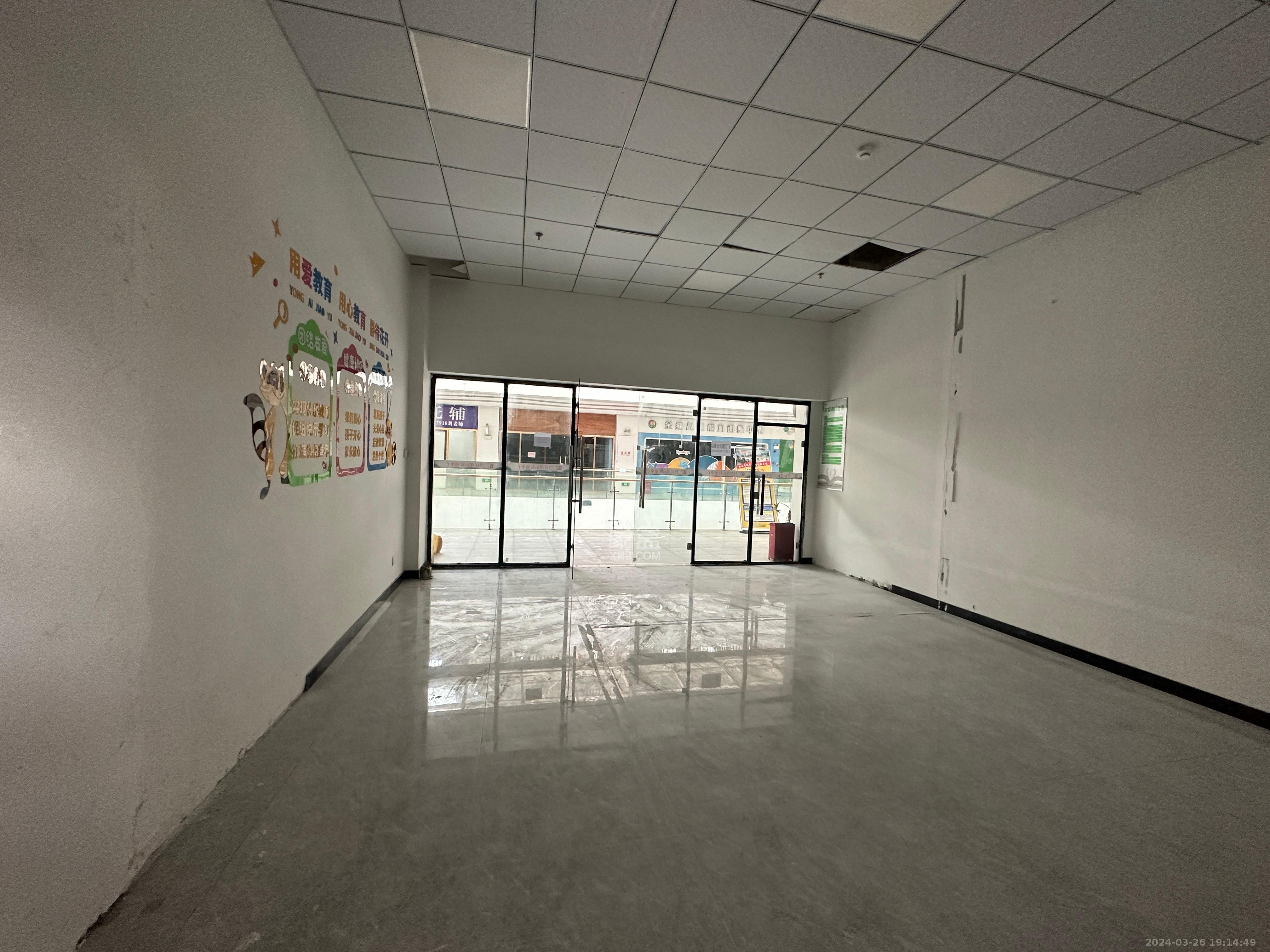 国泰九龙湾   82.0㎡      3500.0元/月室内图