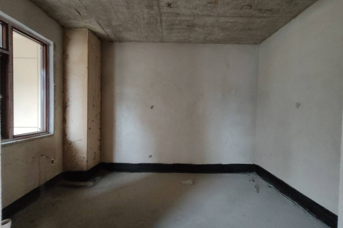 石化大院  5室2厅2卫    90.0万室内图1