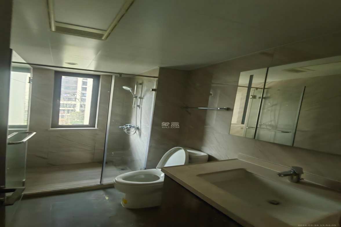 龙湖春江天玺  4室2厅2卫    4300.0元/月室内图