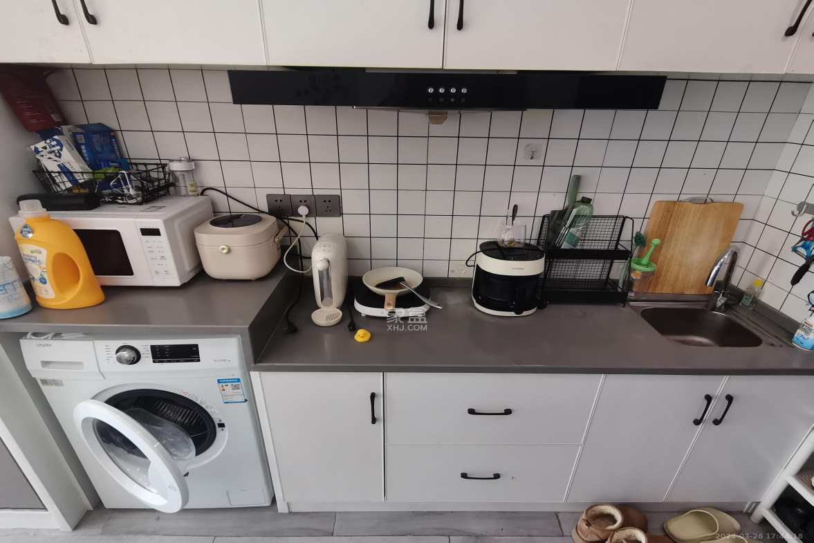 五峰国际  1室1厅1卫    1700.0元/月室内图