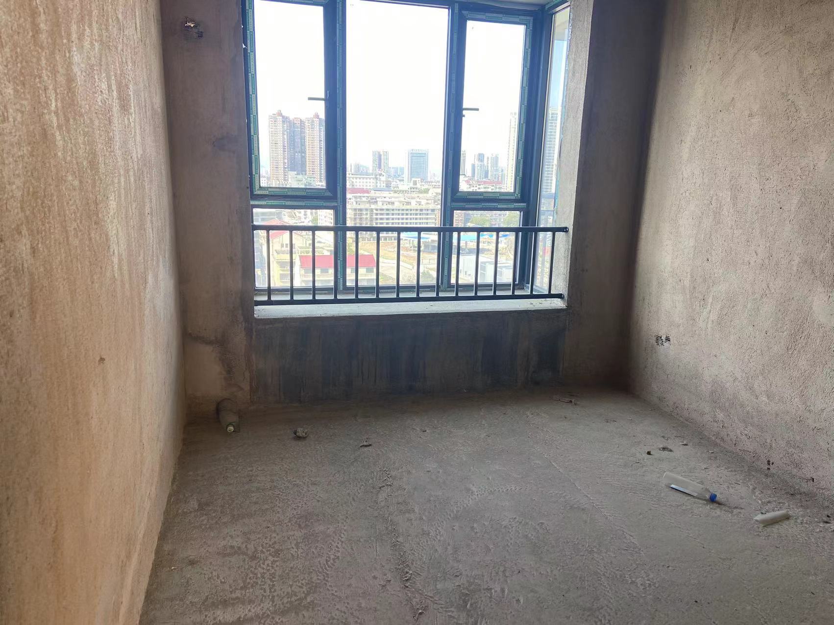 万顺康庭  4室2厅2卫   77.80万