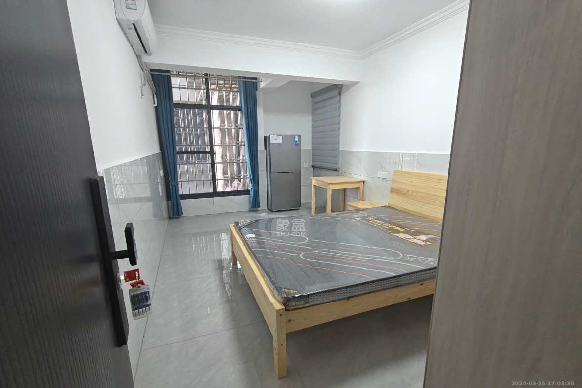 坪山家园  1室0厅1卫    1500.0元/月室内图1