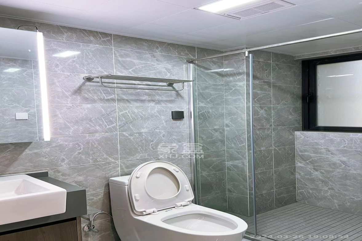 保利东郡  3室2厅2卫    2500.0元/月室内图