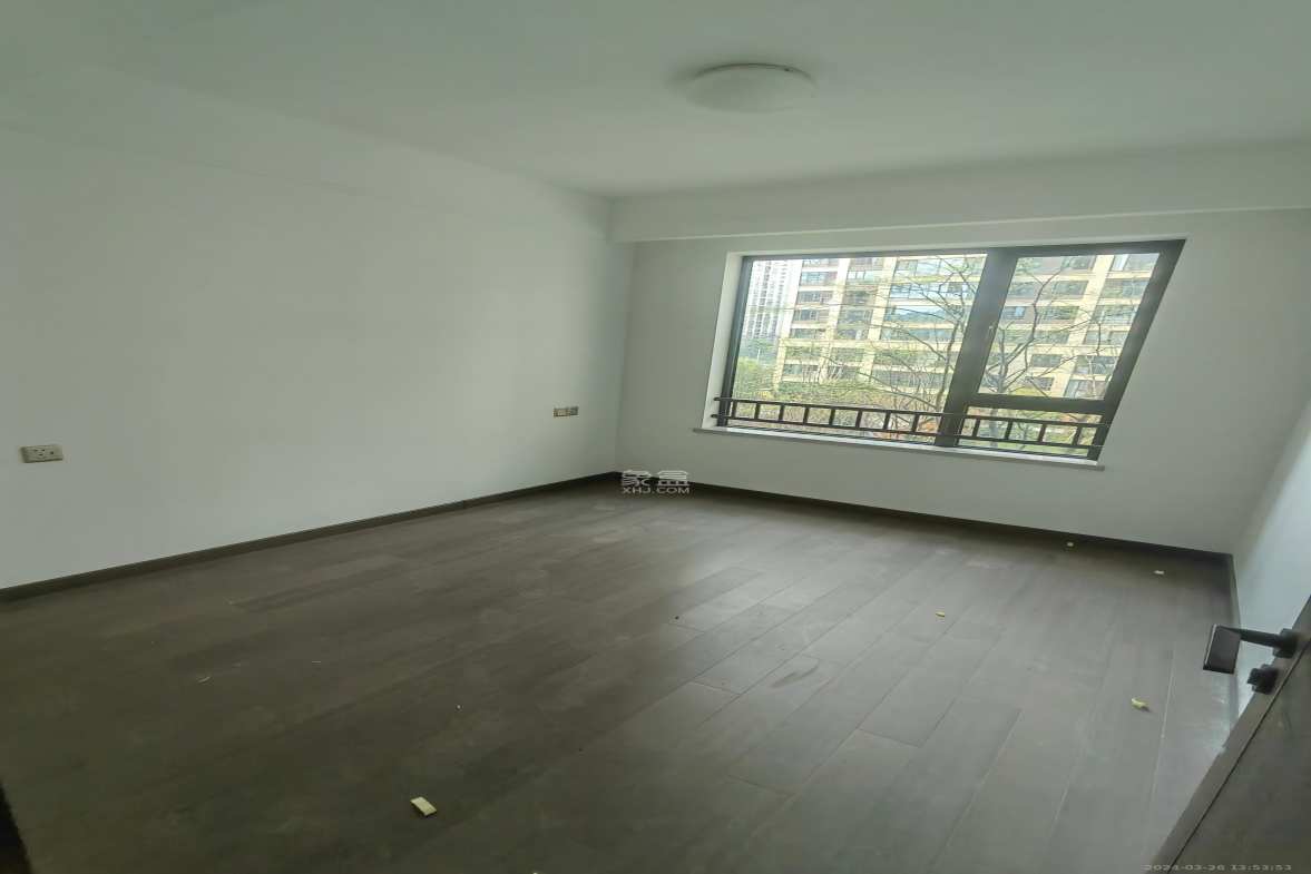 龙湖春江天玺  4室2厅2卫    4300.0元/月室内图