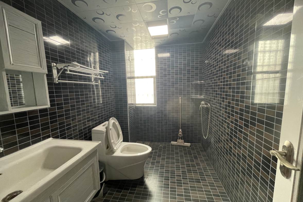 香山红叶  3室2厅2卫    1400.0元/月室内图