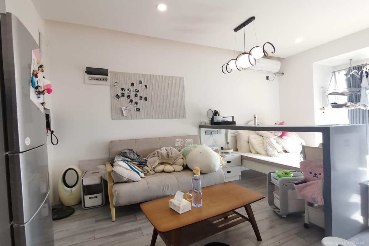 五峰国际  1室1厅1卫    1700.0元/月室内图1