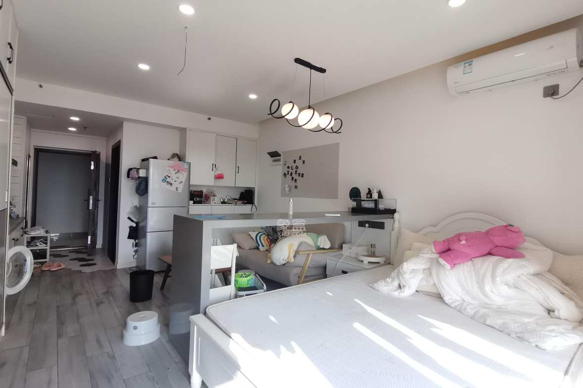 五峰国际  1室1厅1卫    1700.0元/月室内图