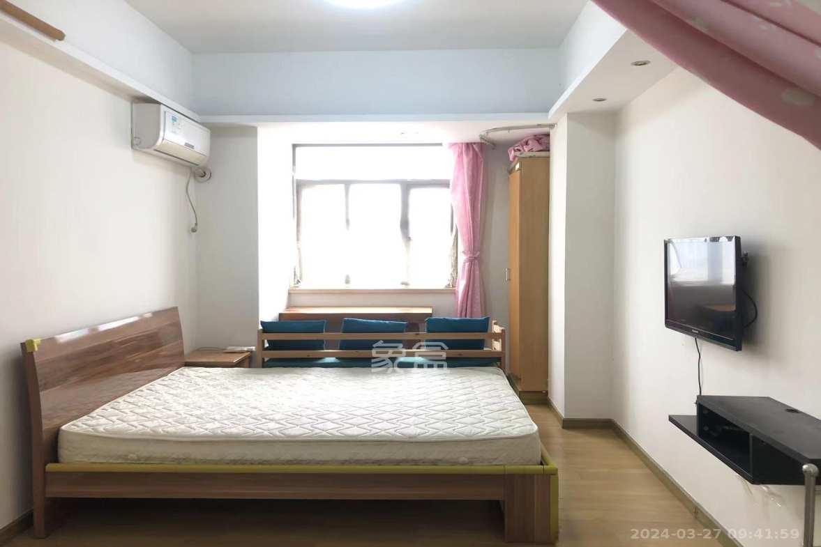 米兰春天  1室1厅1卫    1100.0元/月 米兰春天  1室1厅1卫    1100.0元/月室内图