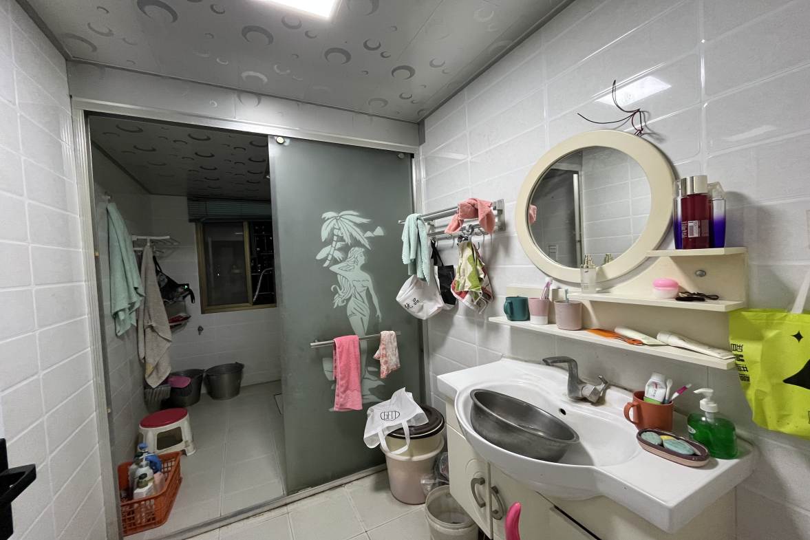 凯泉湾 3室2厅2卫 1600.0元/月 凯泉湾 3室2厅2卫 1600.0元/月室内图