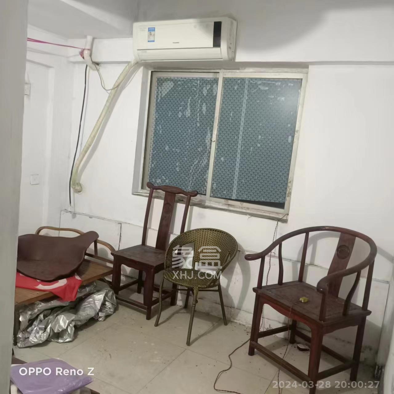 中南汽车世界   22.0㎡      2000.0元/月室内图