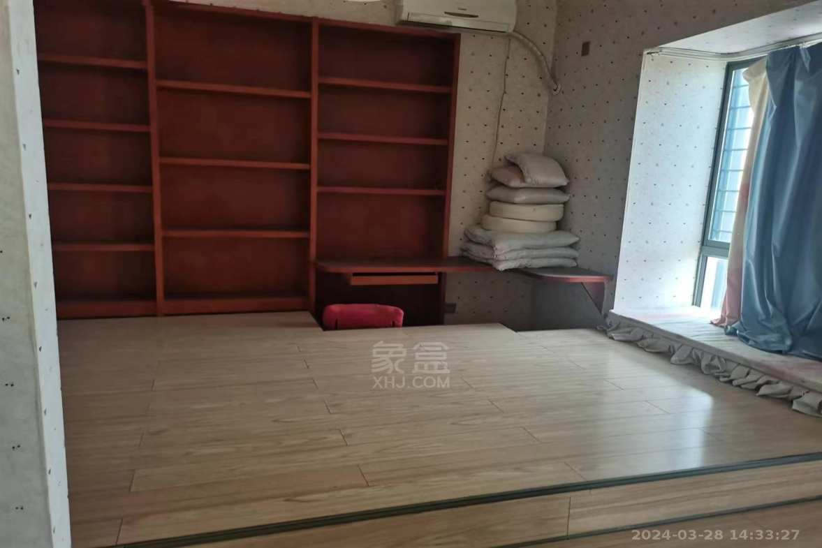 近水楼台  3室2厅1卫   1800.00元/月室内图