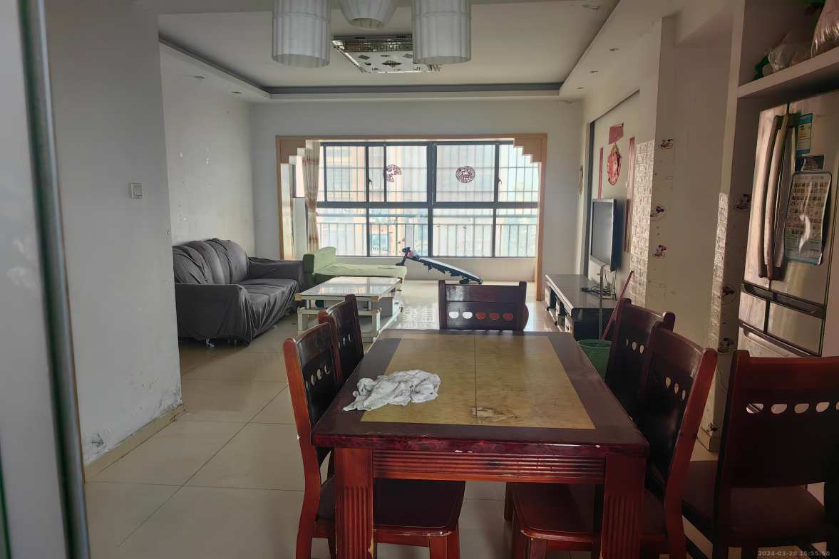 上海城小区  3室2厅2卫   2500.00元/月室内图1