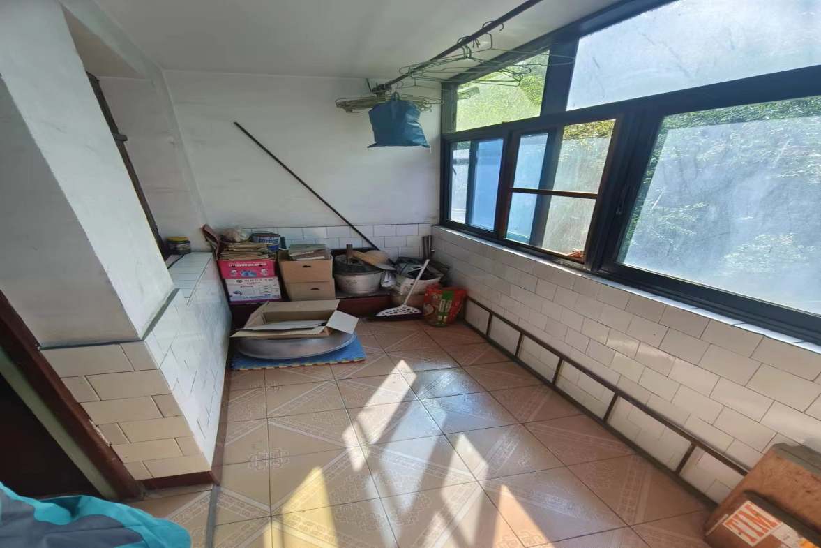 索桥居委会  2室1厅1卫    13.8万 索桥居委会  2室1厅1卫    13.8万室内图