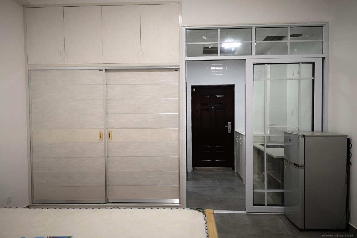 白金汉宫  1室1厅1卫    1400.0元/月室内图