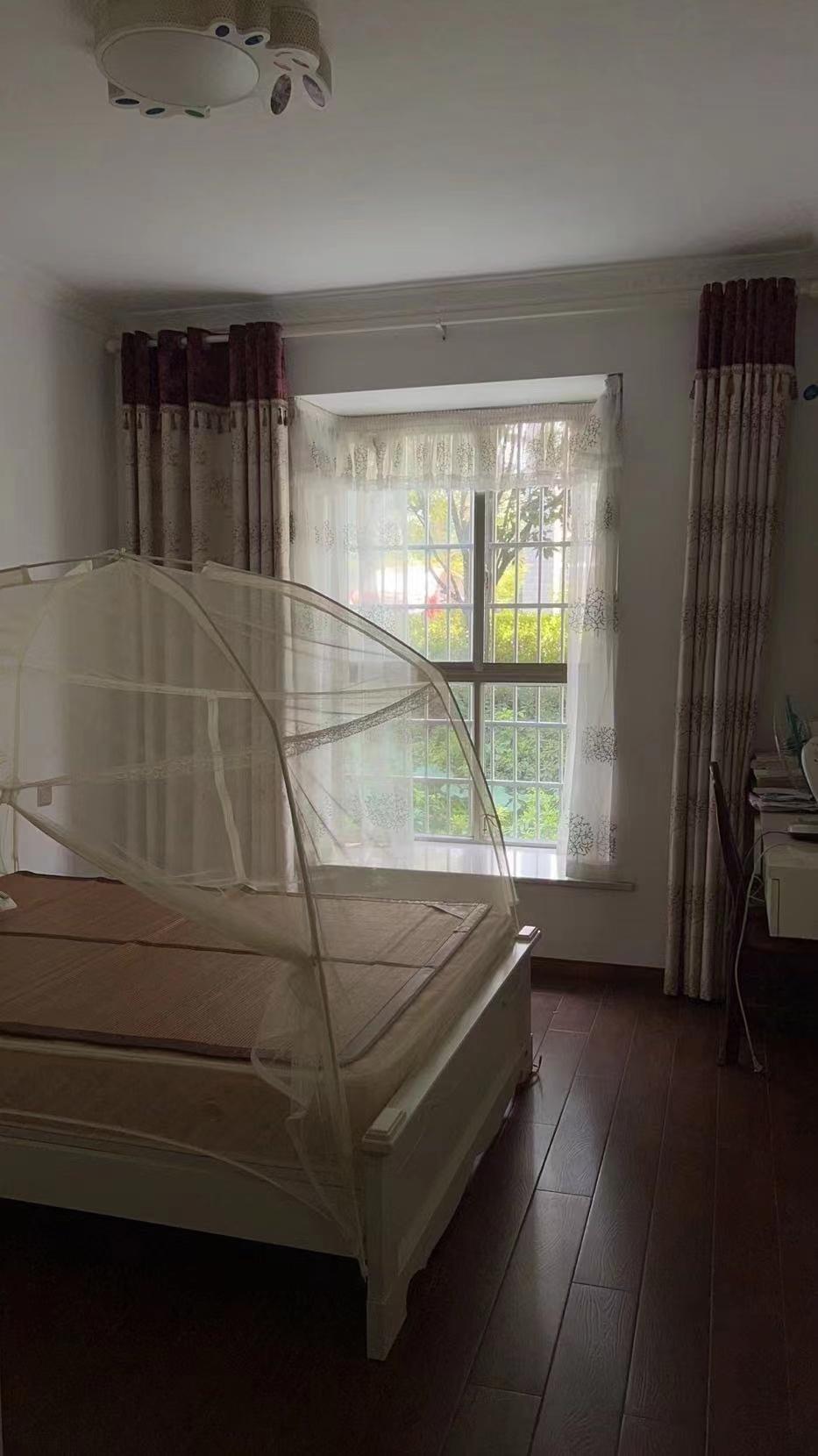 南风苑  3室2厅2卫    73.0万 南风苑  3室2厅2卫    73.0万客厅