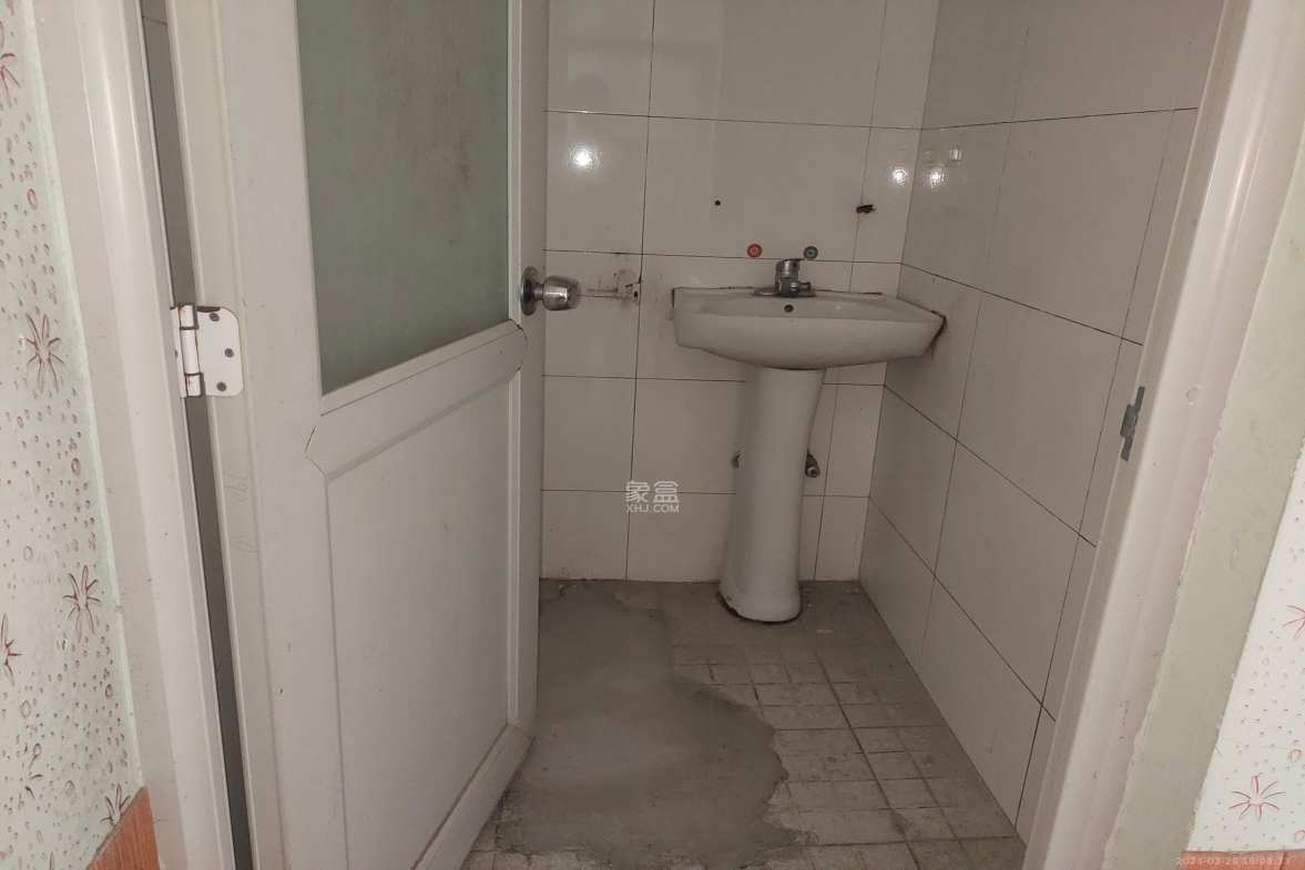 博雅公寓  4室2厅2卫    3000.0元/月室内图