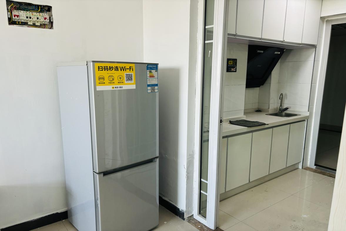 梓山湖公馆  1室1厅1卫   1200.00元/月室内图