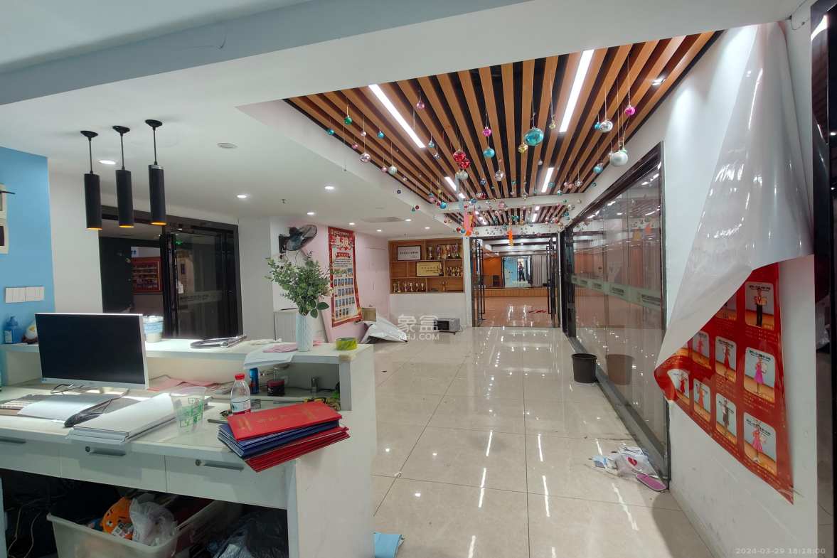 英祥春天  1室1厅1卫    10000.0元/月室内图