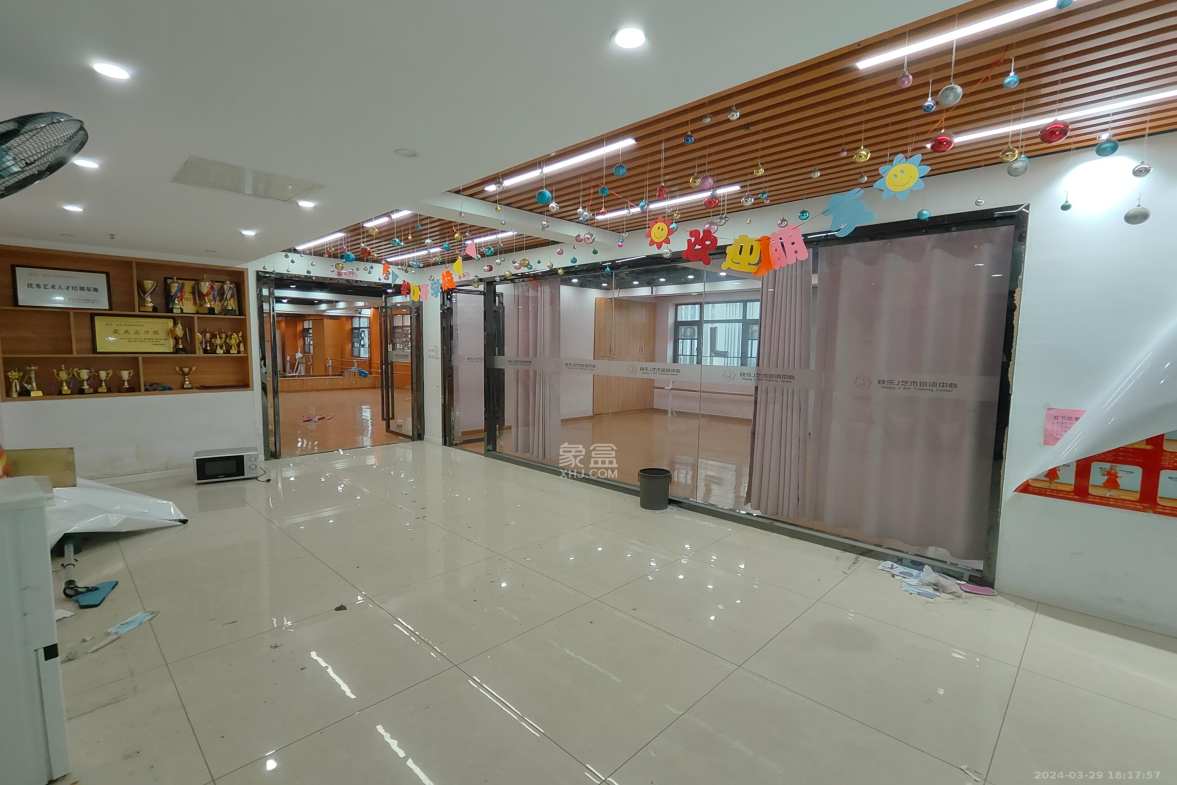 英祥春天  1室1厅1卫    10000.0元/月室内图1