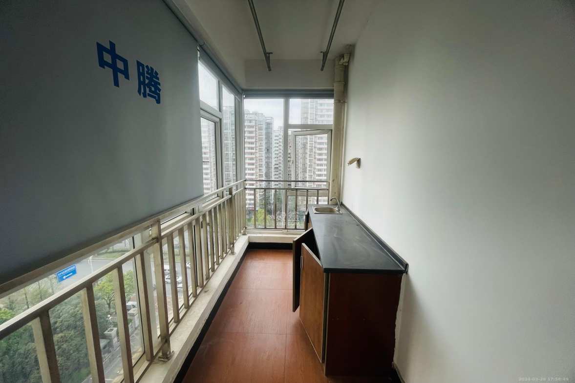 长沙市国土局宿舍（泰来居）  5室2厅2卫   5000.00元/月室内图
