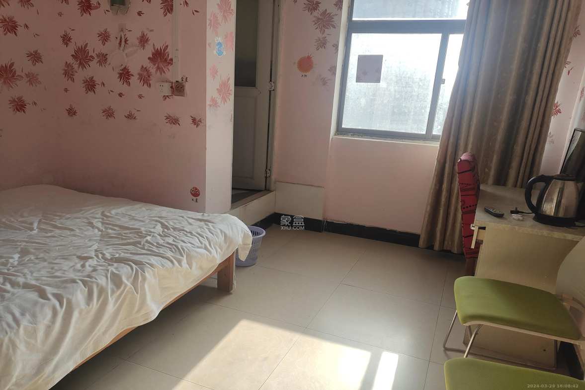 博雅公寓  4室2厅2卫    3000.0元/月室内图