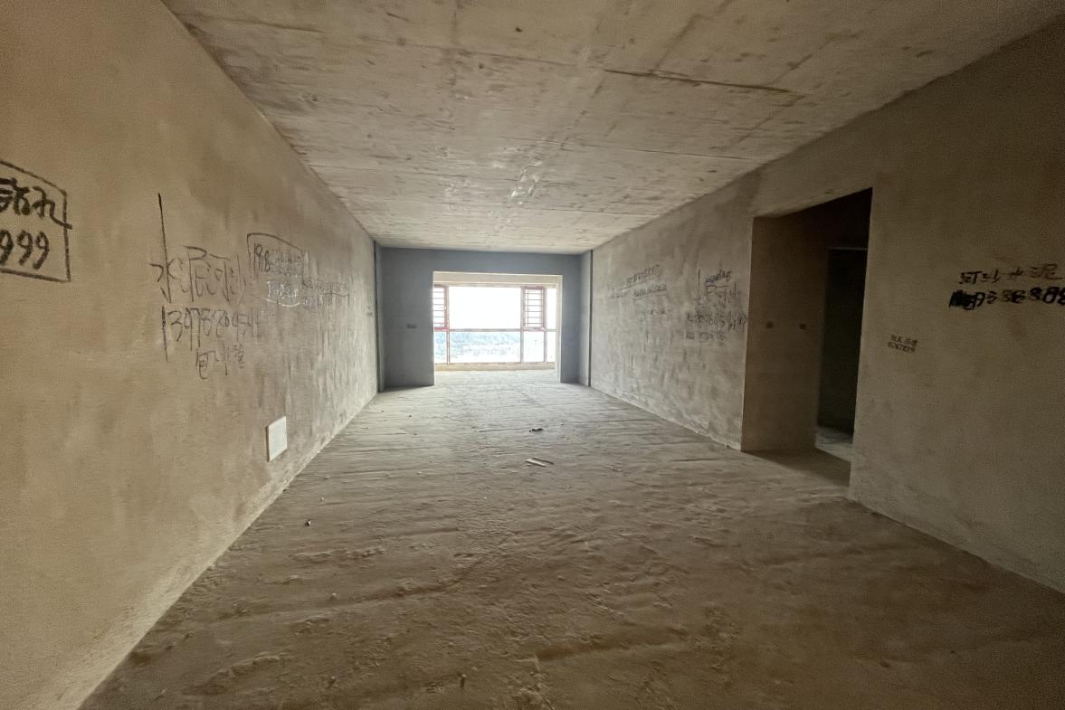 紫旭名园  4室2厅2卫    110.0万客厅