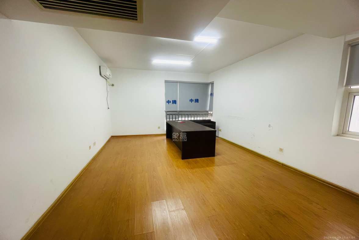 长沙市国土局宿舍（泰来居）  5室2厅2卫   5000.00元/月室内图