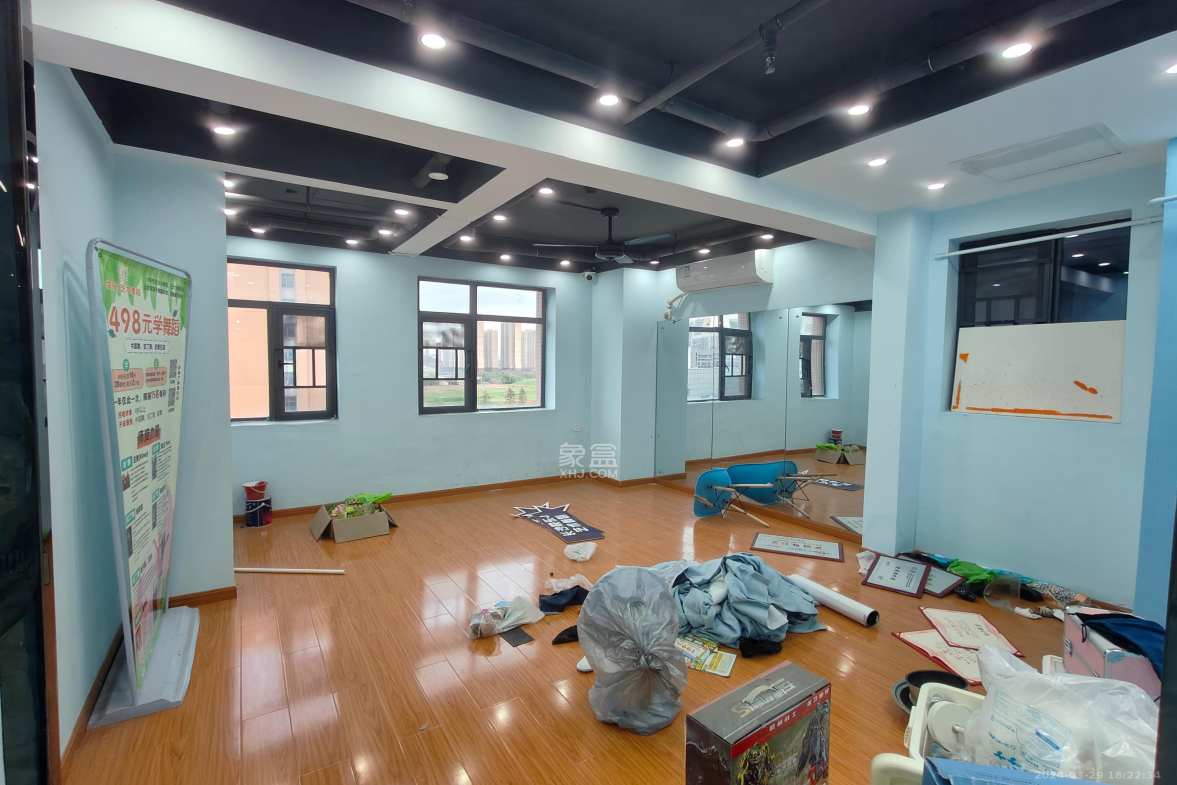 英祥春天  1室1厅1卫    10000.0元/月 英祥春天  1室1厅1卫    10000.0元/月室内图