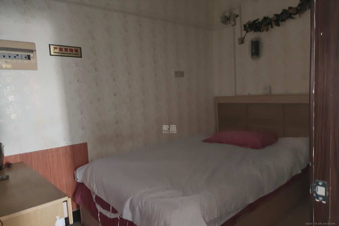 博雅公寓  4室2厅2卫    3000.0元/月室内图1