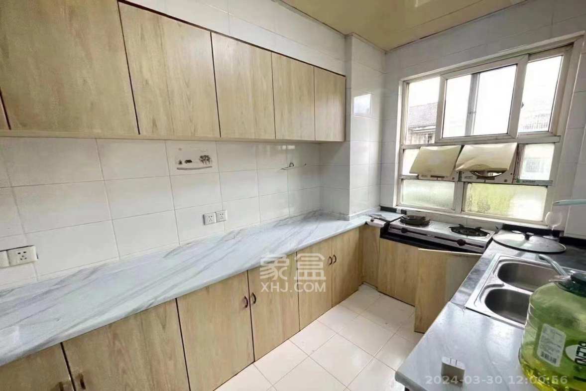 新桥小区  2室2厅1卫   1800.00元/月室内图