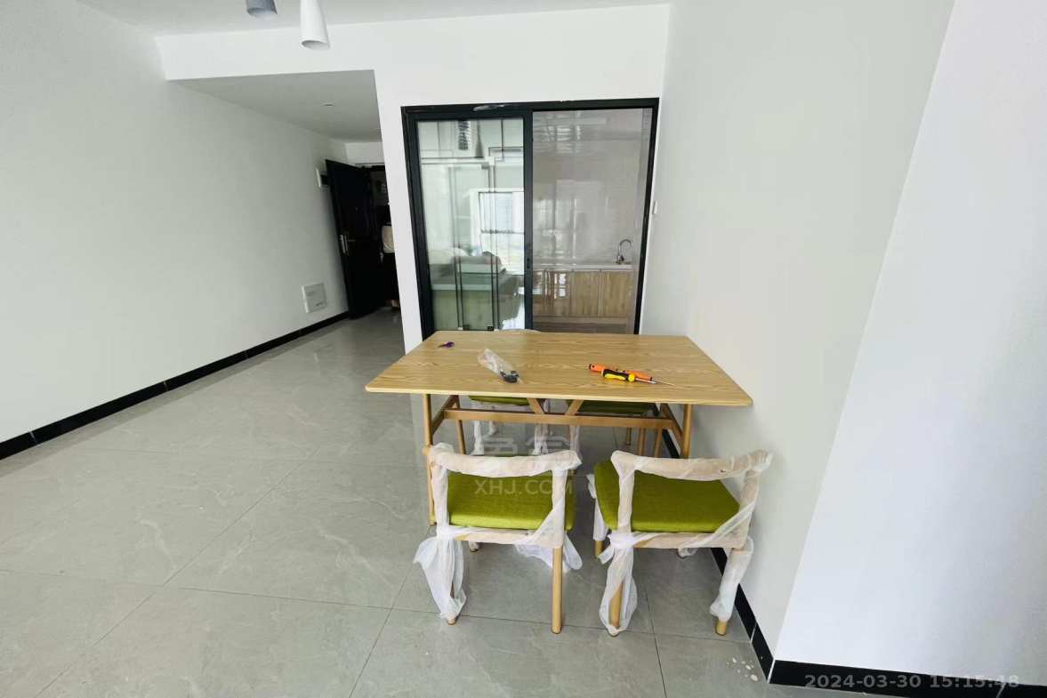 蓝溪谷  3室2厅2卫    2000.0元/月室内图1