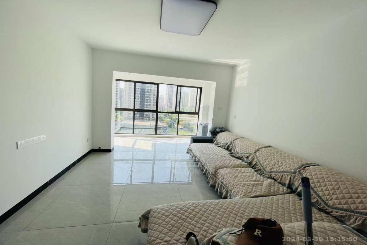 蓝溪谷  3室2厅2卫    2000.0元/月室内图