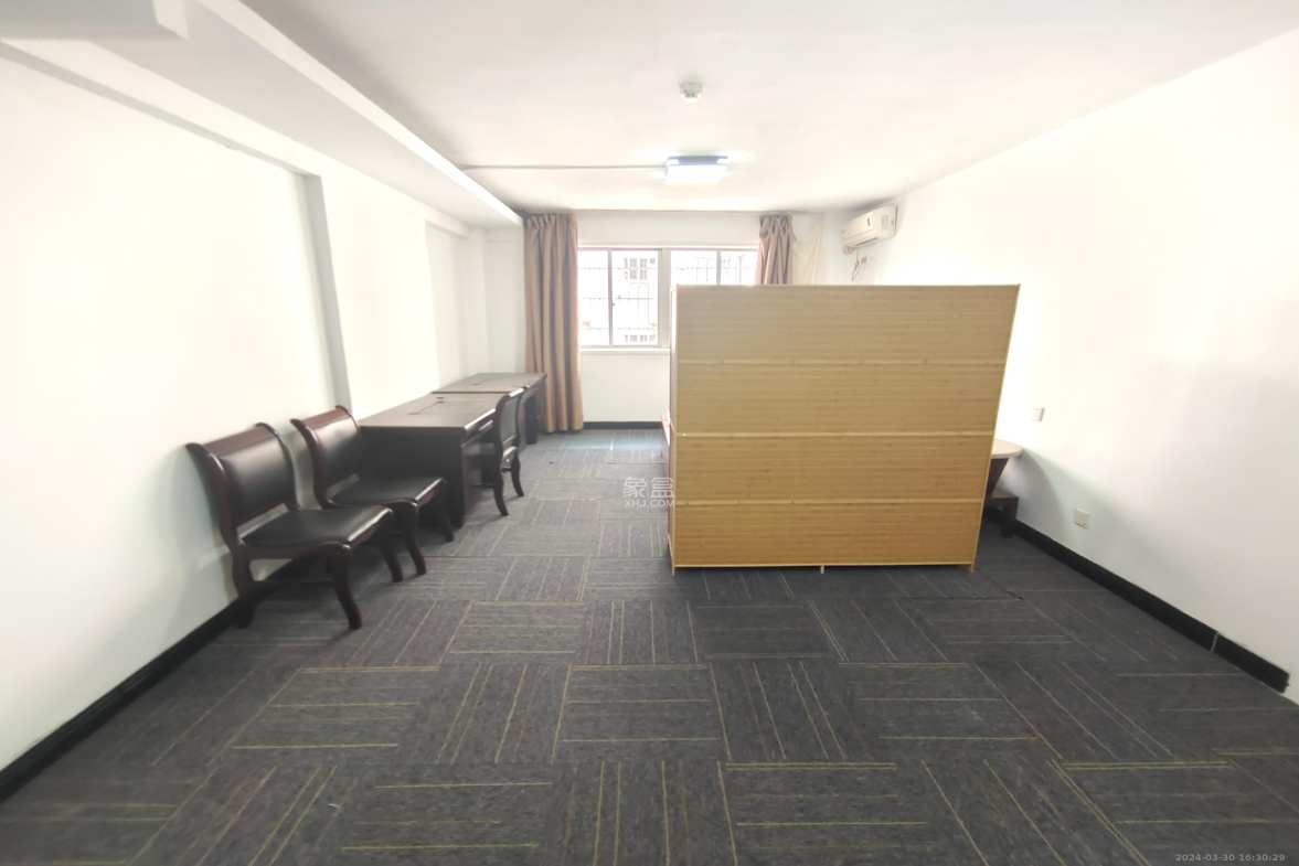 星城旺座  1室1厅1卫    1500.0元/月室内图