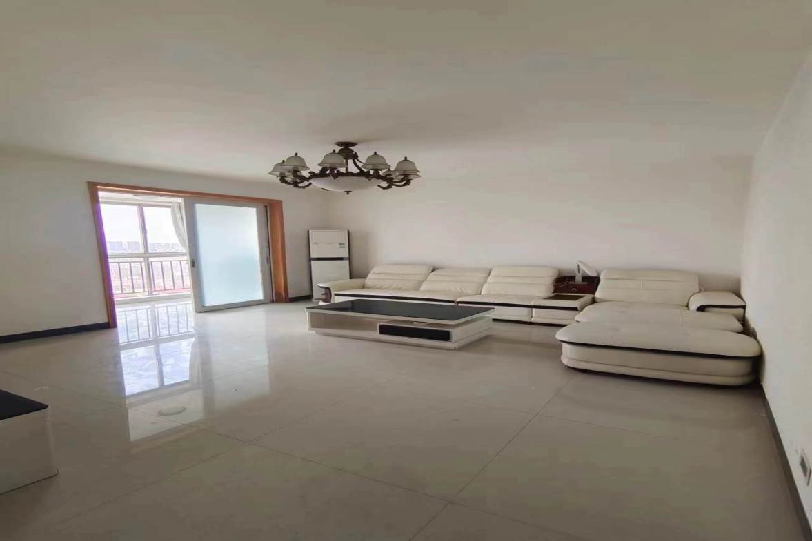 锦绣华庭 4室2厅2卫 4000.0元/月 锦绣华庭 4室2厅2卫 4000.0元/月室内图