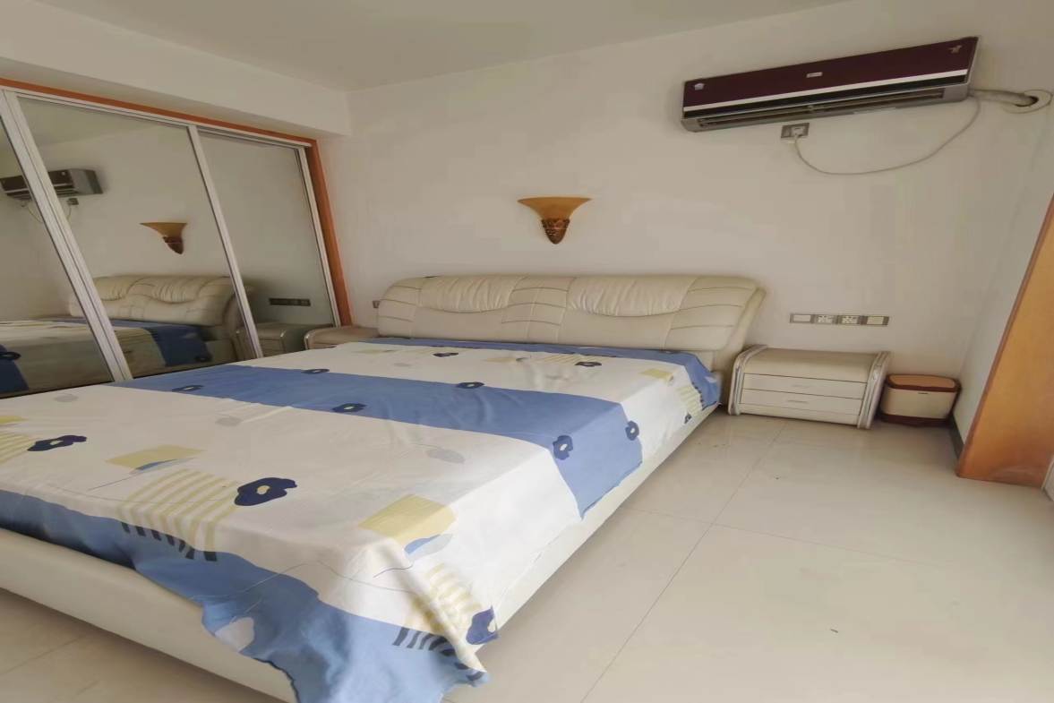 锦绣华庭 4室2厅2卫 4000.0元/月 锦绣华庭 4室2厅2卫 4000.0元/月室内图