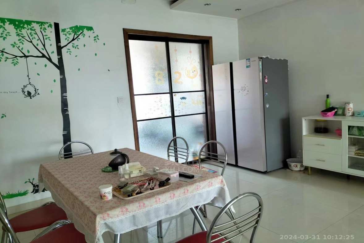 天泰小区 4室2厅3卫 1500.0元/月 天泰小区 4室2厅3卫 1500.0元/月室内图