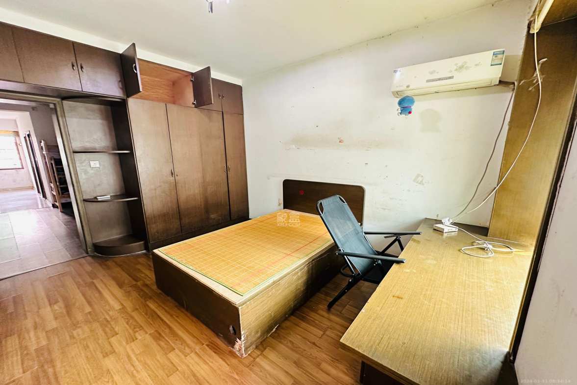 中南汽车世界  3室2厅1卫   1000.00元/月室内图