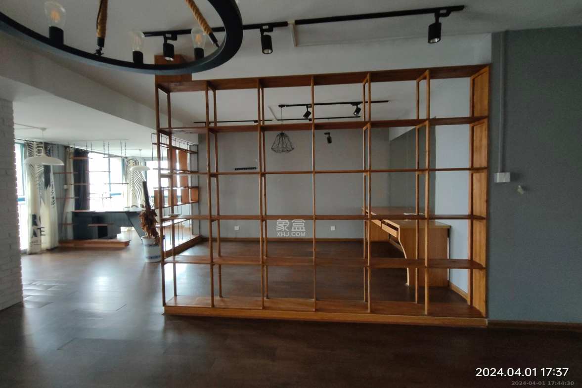 东一国际  2室1厅1卫    2200.0元/月室内图