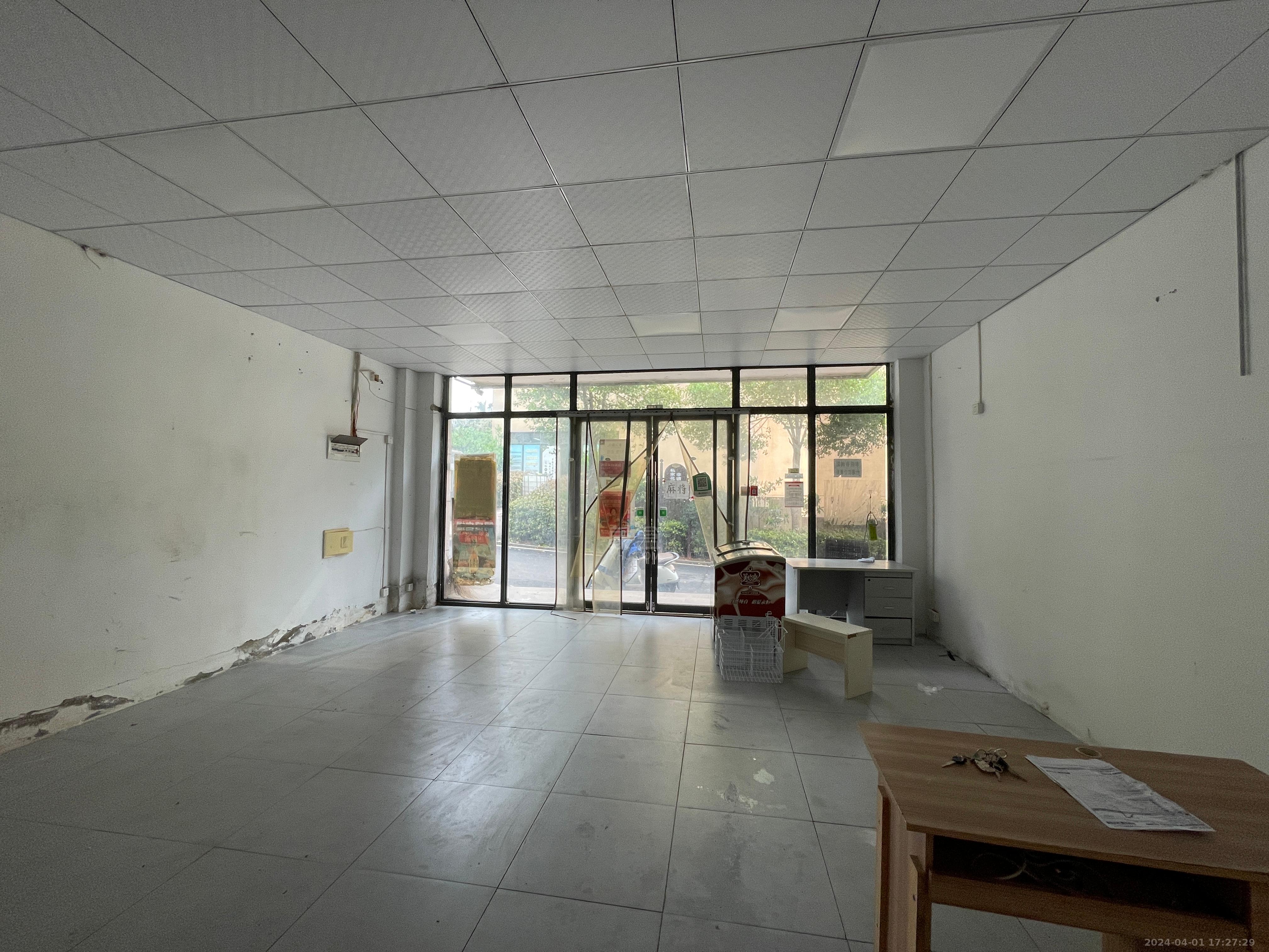 日盛山湖城   47.29㎡      2500.0元/月室内图